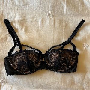 Like New Size 32A Black and Nude Lace Strappy Bra